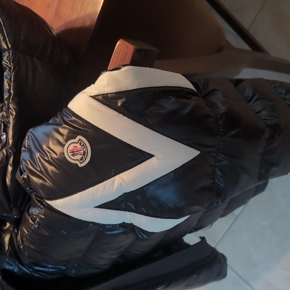 Moncler Shiny Black Puffer with White Emblem, size 4 XL - Picture 6 of 10